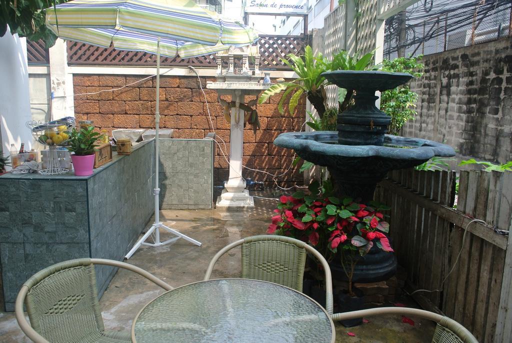 Oriental Smile Hotel Bangkok Bagian luar foto